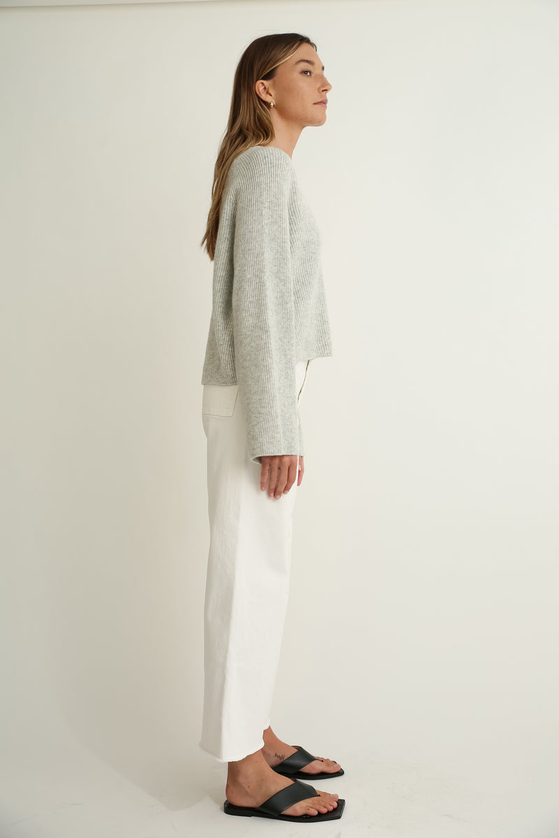 V Neck Cropped Sweater - Almina Concept 